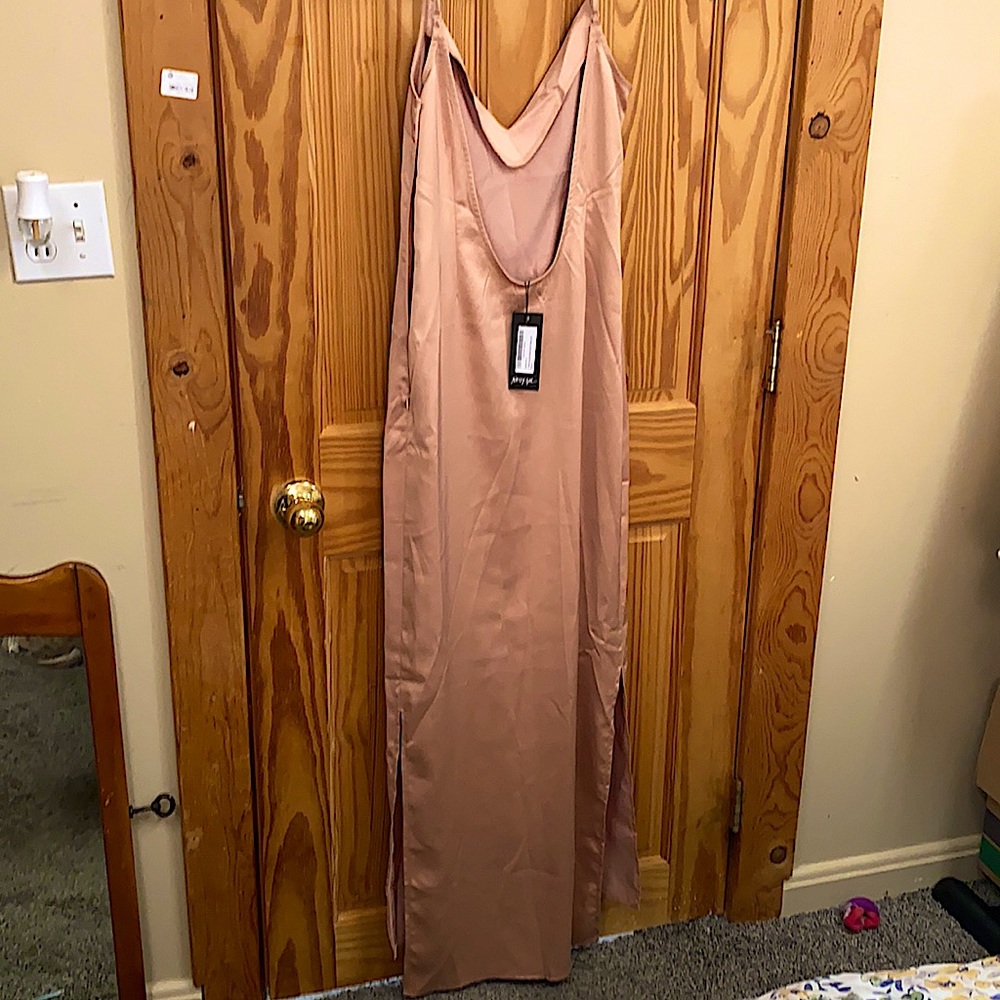 V-neck scoop back Midi dress soft pink